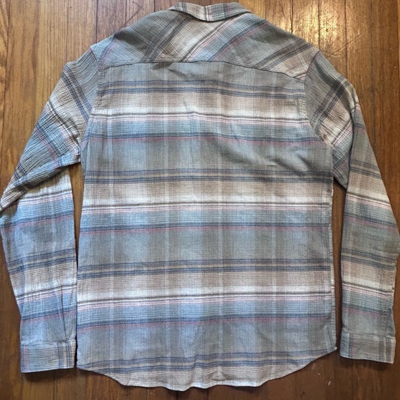 Patagonia | Men’s Plaid Organic Cotton Long Sleeve Button Down - Picture 2 of 9